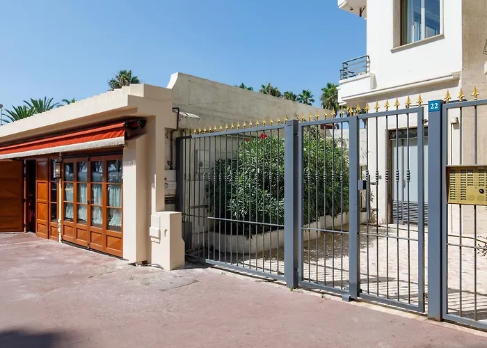 Palais Des Iles Yourhosthelper
